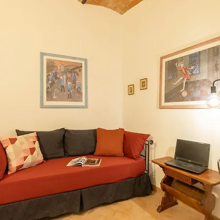 Santacroce Nest-hosted By Sweetstay